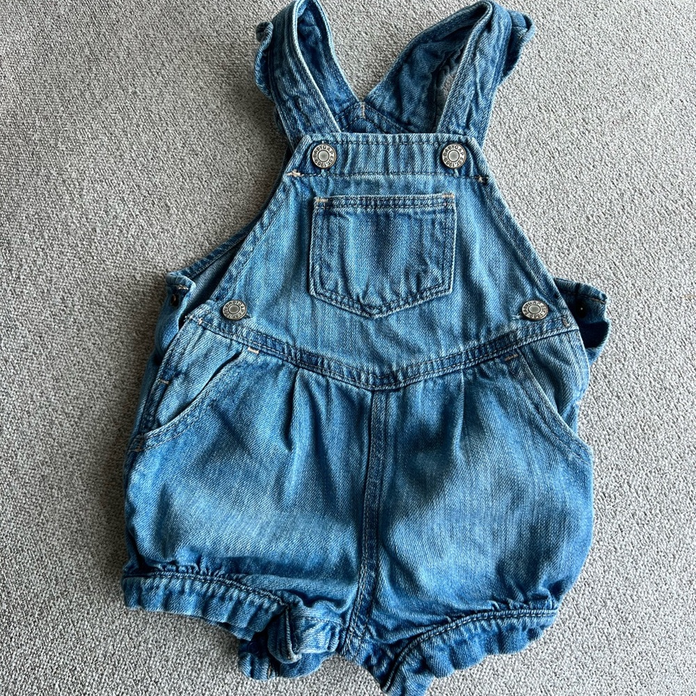 Baby gap infant girls shorts/overalls, size 3-6mo